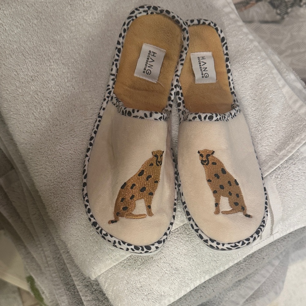 Women's Cheetah Slippers - Cream - unworn